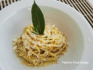 Tagliolini ricotta e funghi